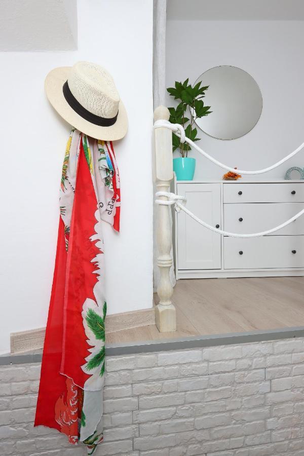 Sha La La: Historic Castle-Side Studio with Modern Amenities Bakar Exterior photo